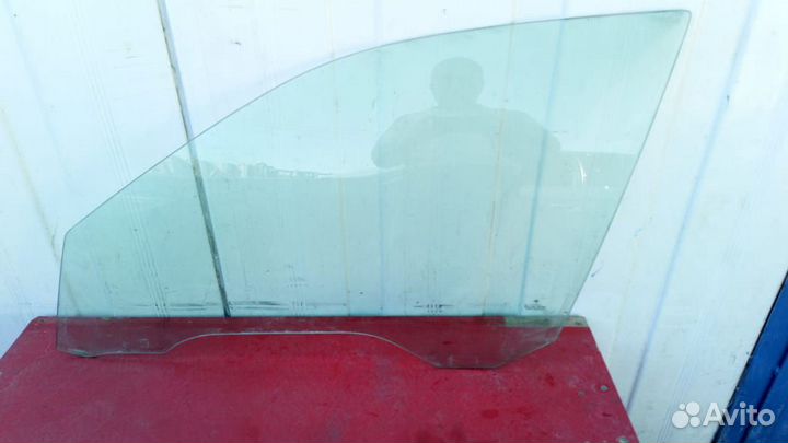 Стекло передней левой двери BMW E39