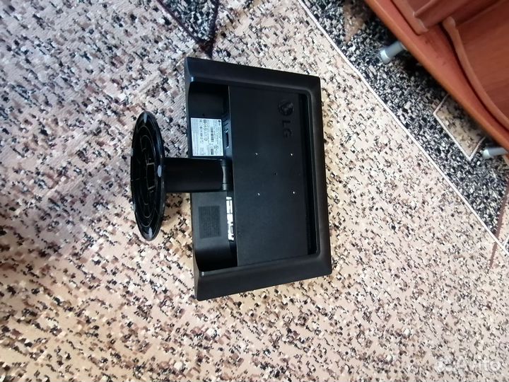 Манитор LG W19345S-BN