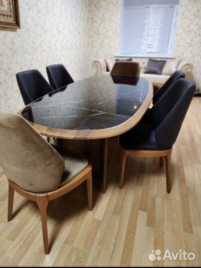 Столы и стулья