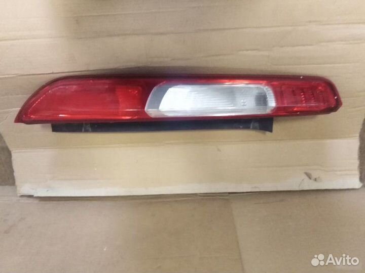 Фонарь левый Ford Focus 2