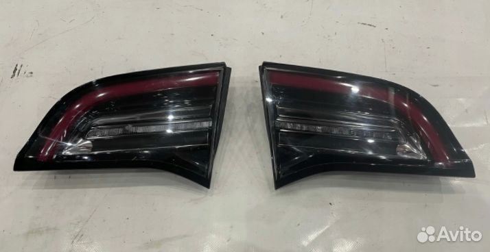Фонари в крышку багажника Tesla 3