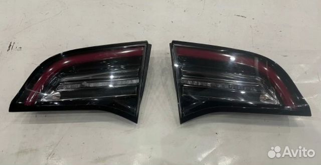 Фонари в крышку багажника Tesla 3