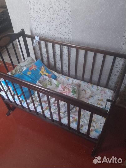 Детская кроватка
