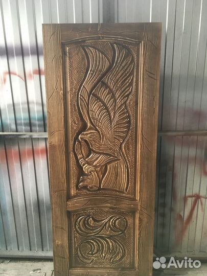 Двери из массива