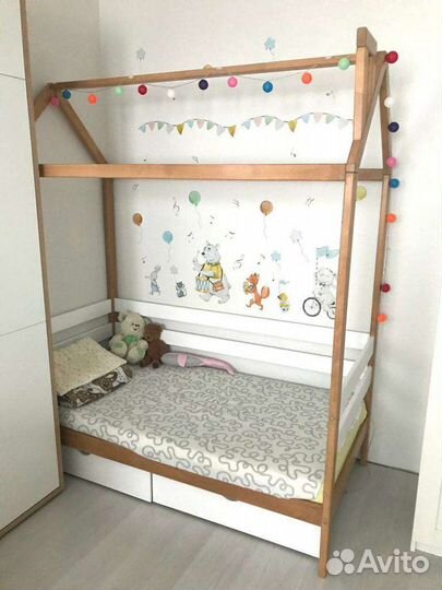 Детская кровать домик