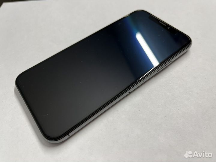 iPhone X, 64 ГБ