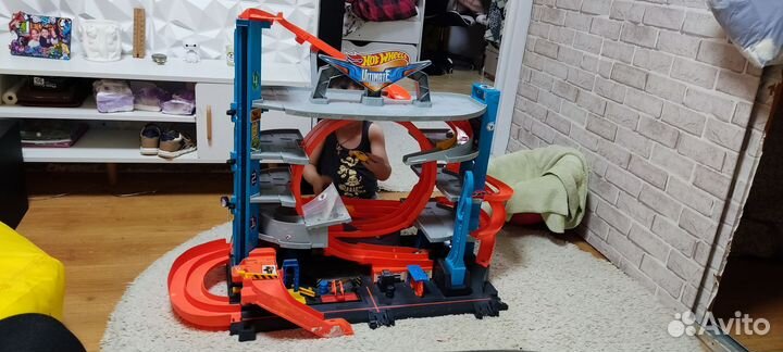 Трек парковка hot wheels