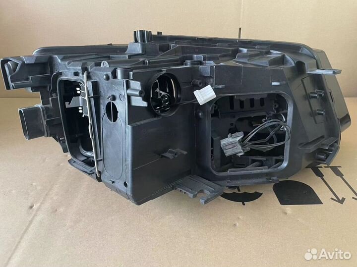 Фара правая Audi Q5 2008-2017 8R0941030AF