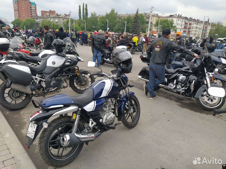 Мотоцикл Bajaj V15 Vikrant