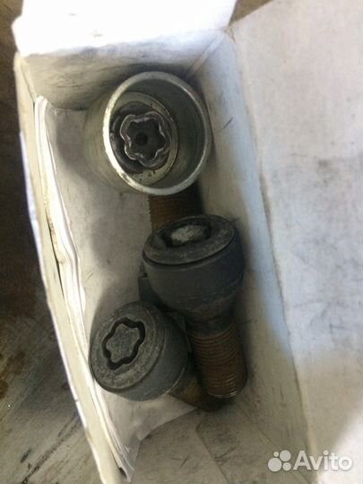 Оригинальные секретки бмв