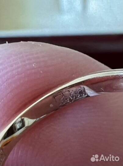 Золотое кольцо с бриллиантами