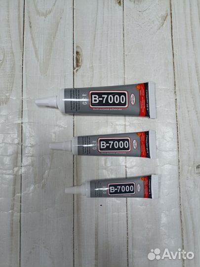 Клей В-7000