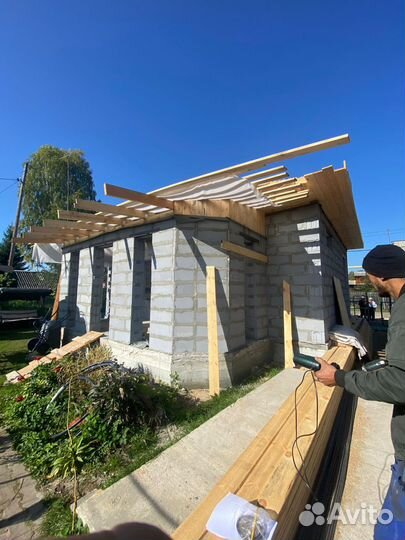 Бригада строителей