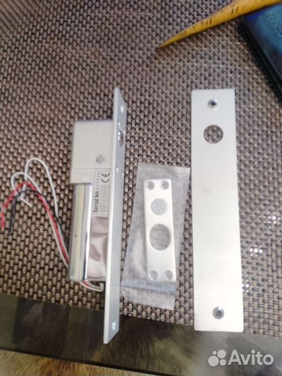 Солидной замок серии ST-DB100