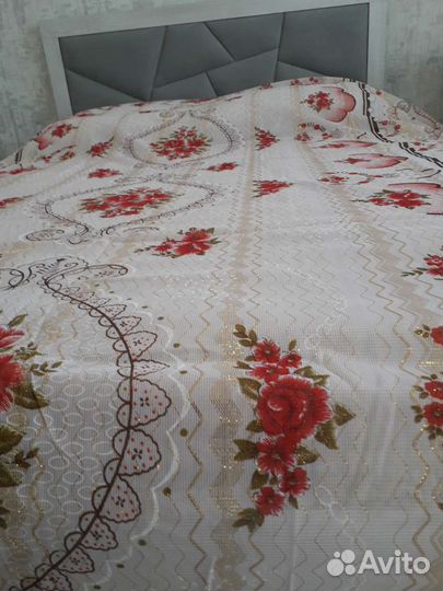 Покрывало на кровать,диван