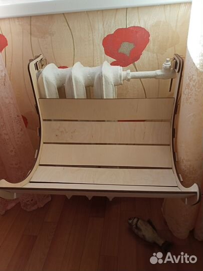 Лежанка для кошек на батарею