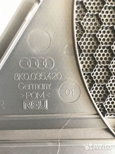 Крышка динамика передняя правая Audi A4 B8 2.0T
