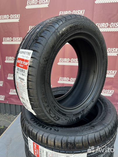 Kumho Ecsta HS51 215/60 R17 96H