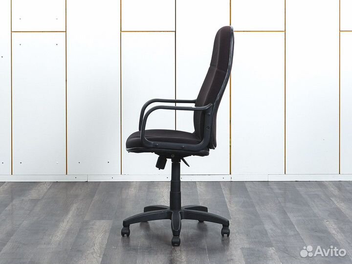 Офисное кресло