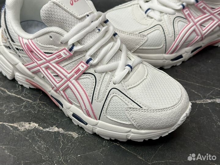 Кроссовки женские Asics розовые