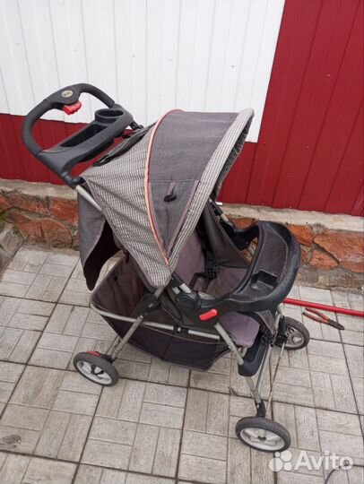 Прогулочная коляска