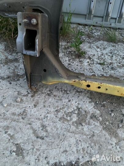 Телевизор Nissan Serena C24