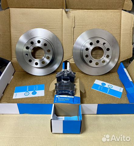 Тормозные диски и колодки задние Skoda Octavia A7