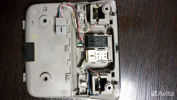 Subaru tribeca плафон салонный