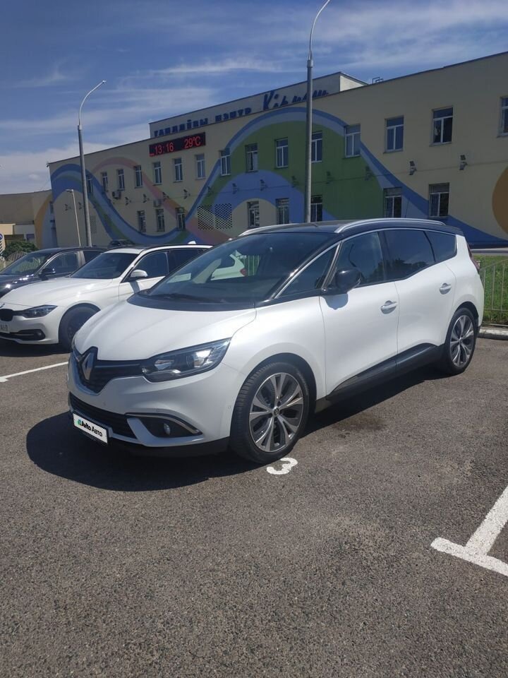 Renault Grand Scenic: фото владельца