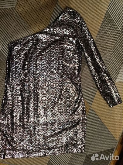 Платье в пайетках женское