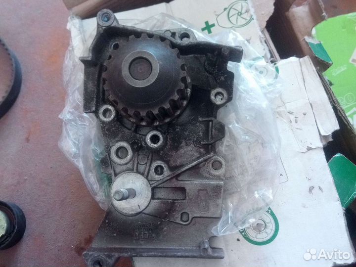 Водяная помпа Renault к4м
