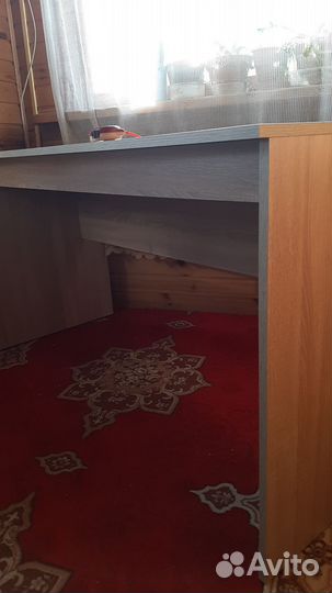 Стол письменный