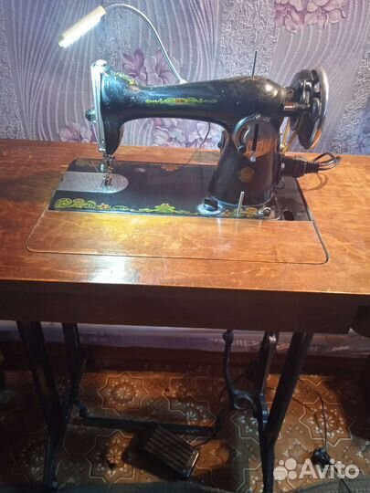 Швейная машина электрическая Подольская