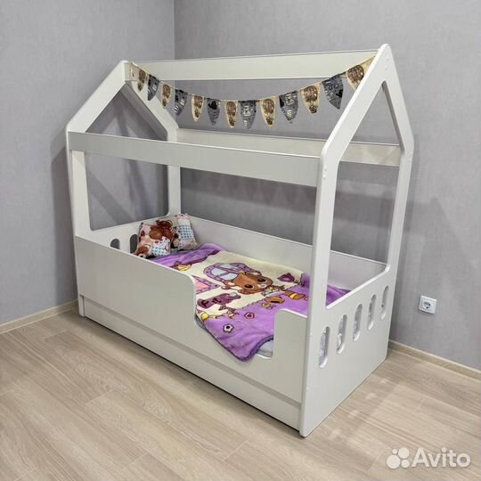Детская кровать домик