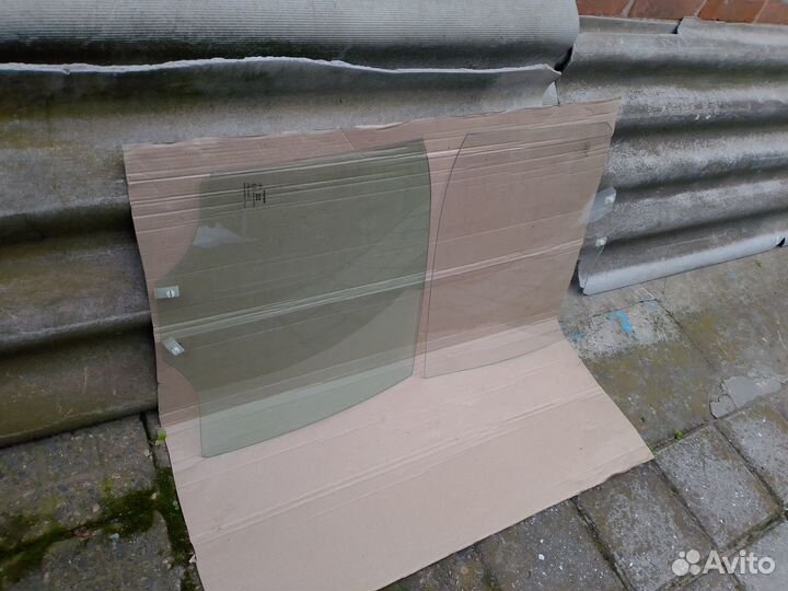 Стекла дверей Hyundai Accent