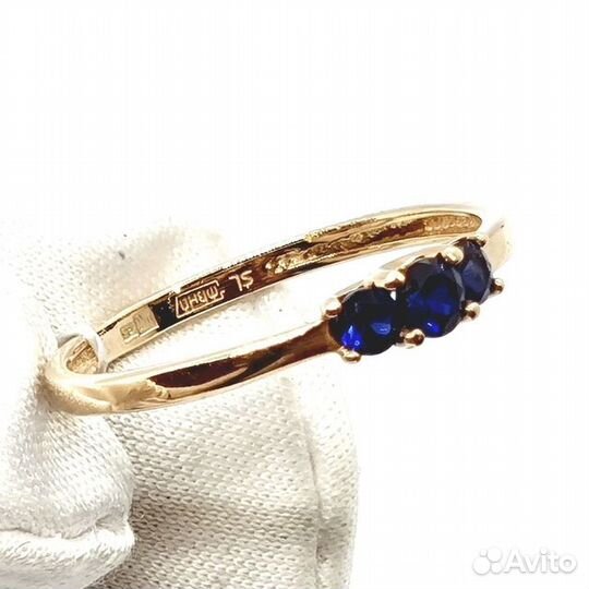 Золотое кольцо с камнем 17р