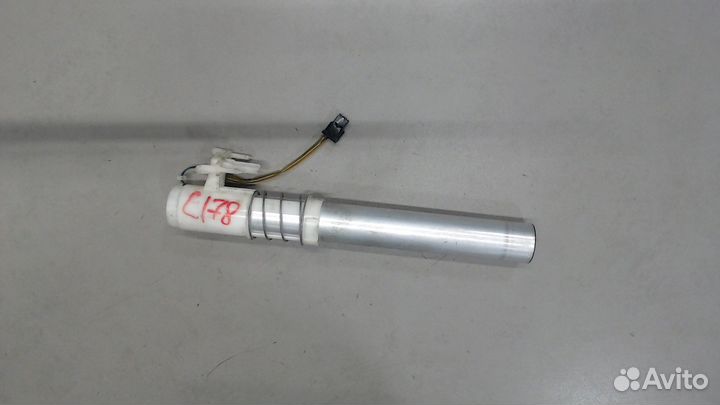 Датчик уровня топлива Audi A8 (D3), 2009