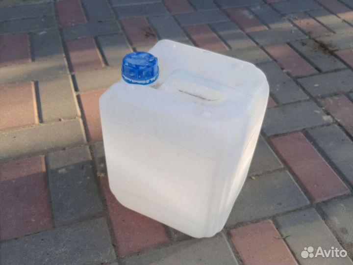 Бак для воды пластиковый бу (канистра 10л)