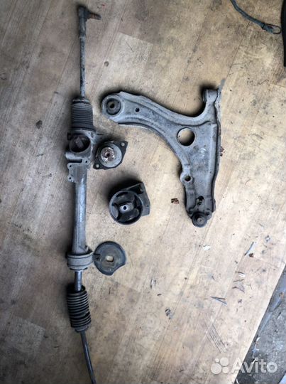 Рычаг, подушки Golf 2, 1991