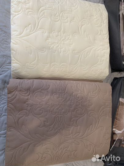 Новое покрывало, плед, постельное и наволочки