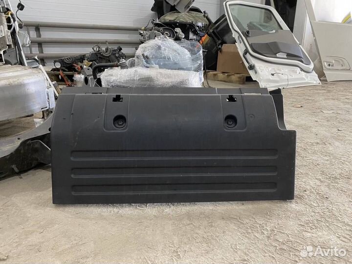 Брызговик левый Renault T 21094395