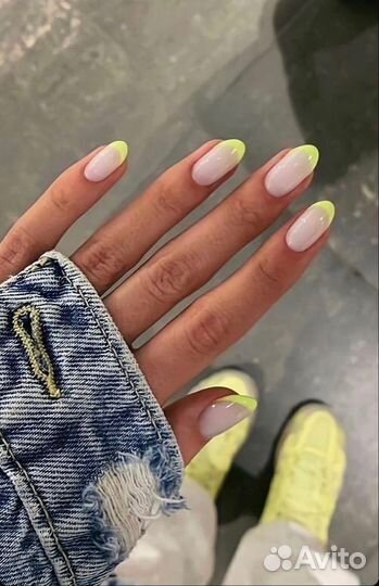 Маникюр, педикюр, брови