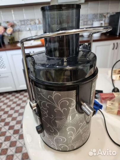 Соковыжималка центробежная