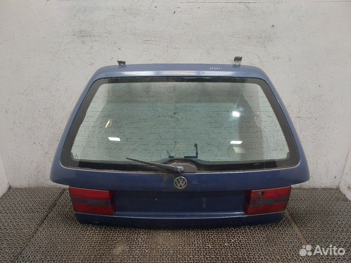 Фонарь крышки багажника Volkswagen Passat 4, 1994