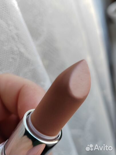 Помада MAC acting natural silky matte 624