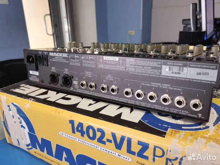 Микшерный пульт Mackie 1402-Vlz Pro