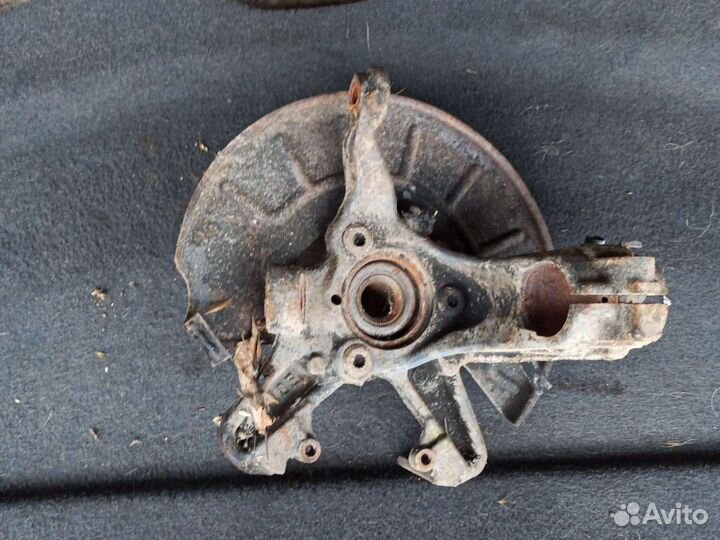 Левый перед поворот кулак Volkswagen Golf 6 гольф