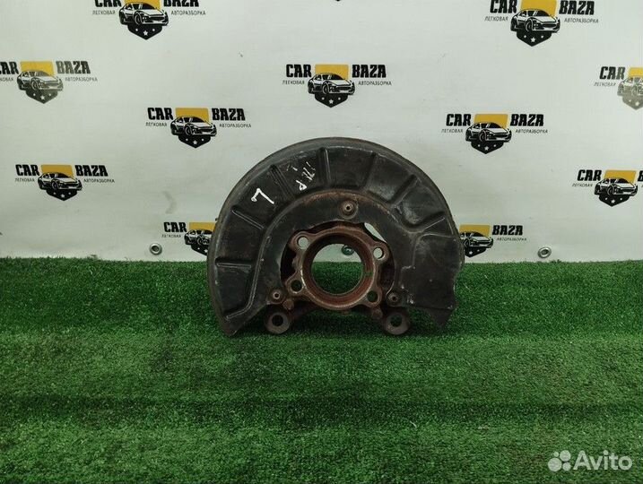 Цапфа передняя левая Volkswagen Golf