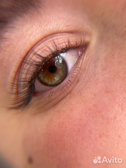 Модель на наращивание ресниц