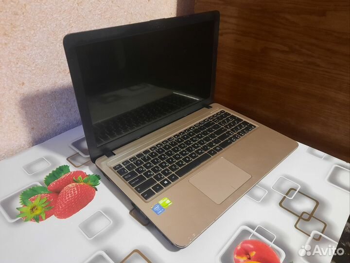 Игровой ноутбук asus 4 ядра, 2 видеокарты